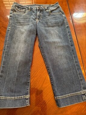 Jag Jeans Women's Cropped Capris Denim in Medium Blue Size-10